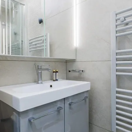 Beautiful With Sauna 4p2br - Batignolles * باريس